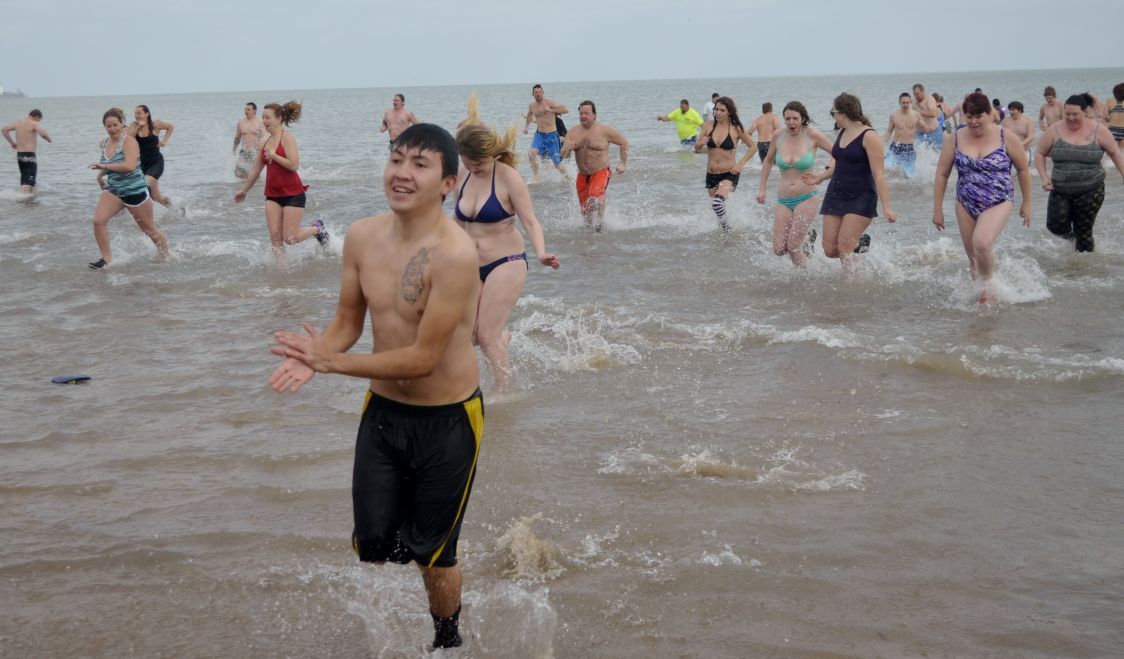 Splash and Dash, Jan. 1, 2016